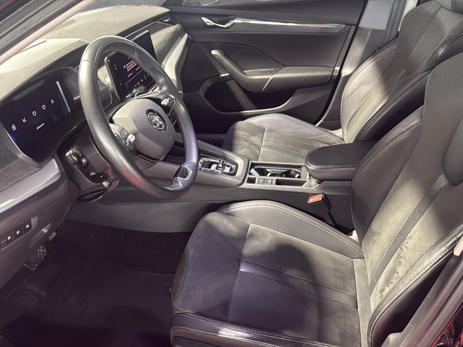 Fahrzeugabbildung SKODA Octavia/ First Edition- Standhz./AHK /1. Hand