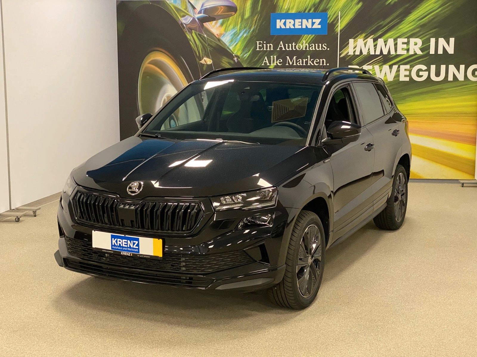 Fahrzeugabbildung SKODA Karoq 1.5l TSI DSG Sportline+NAVI+MATRIX+AHK+18"