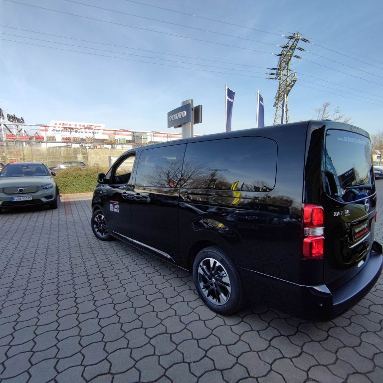 Fahrzeugabbildung Opel Zafira Life Tourer L 2.0D Aut.+Leder+Standh+Kame