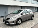 Toyota Auris 1.4 D-4D/Tüv neu/Service neu/Scheckheft/1a - Toyota Auris in Mannheim