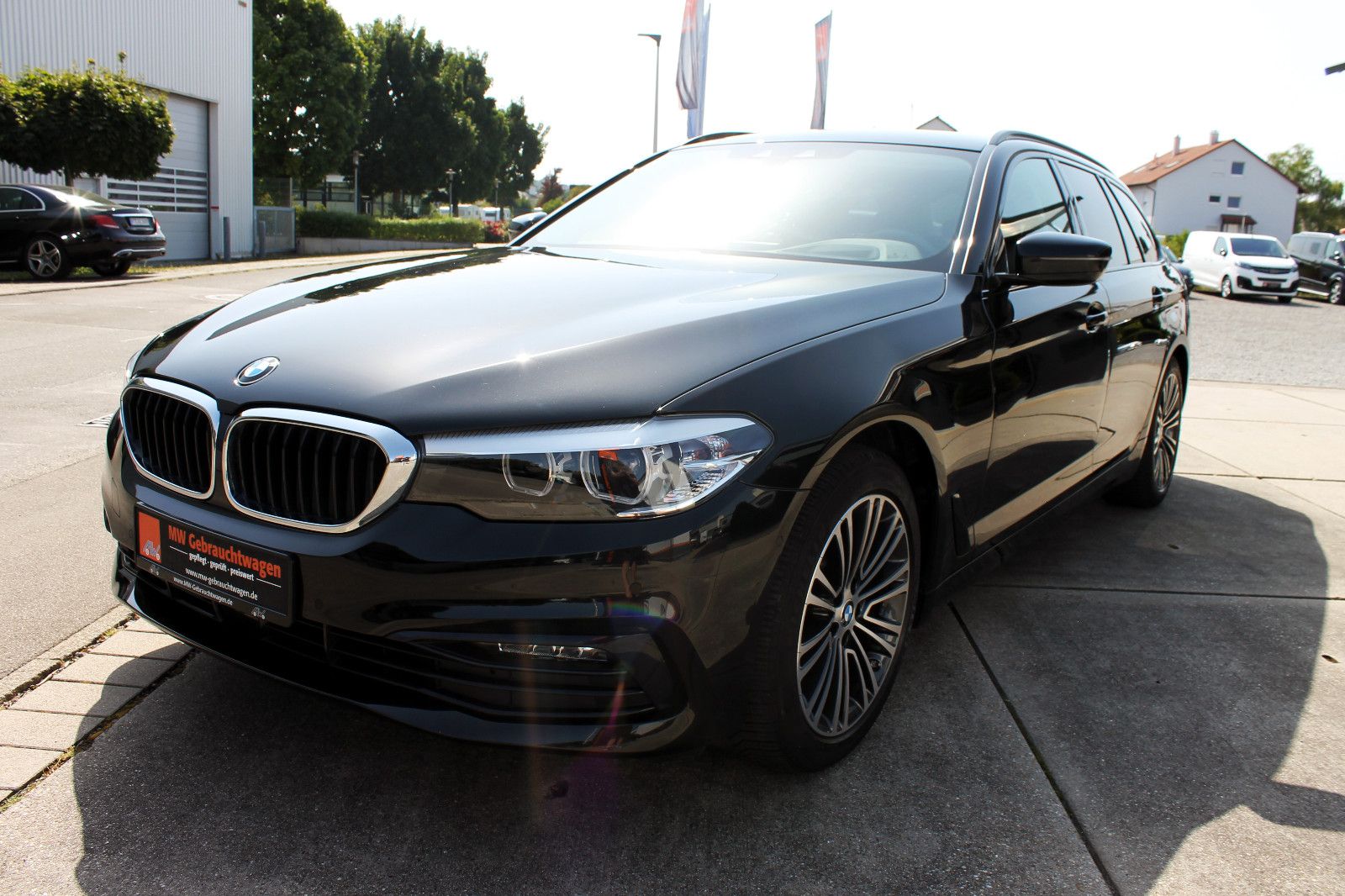 Fahrzeugabbildung BMW 530i Touring Steptr. Sport-Line LED HUD KAM ACC
