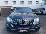Mercedes-Benz ML 300CDI BlueEfficiency 4Matic*Gepflegt*AHK*ALU - graue Mercedes-Benz ML-Klasse