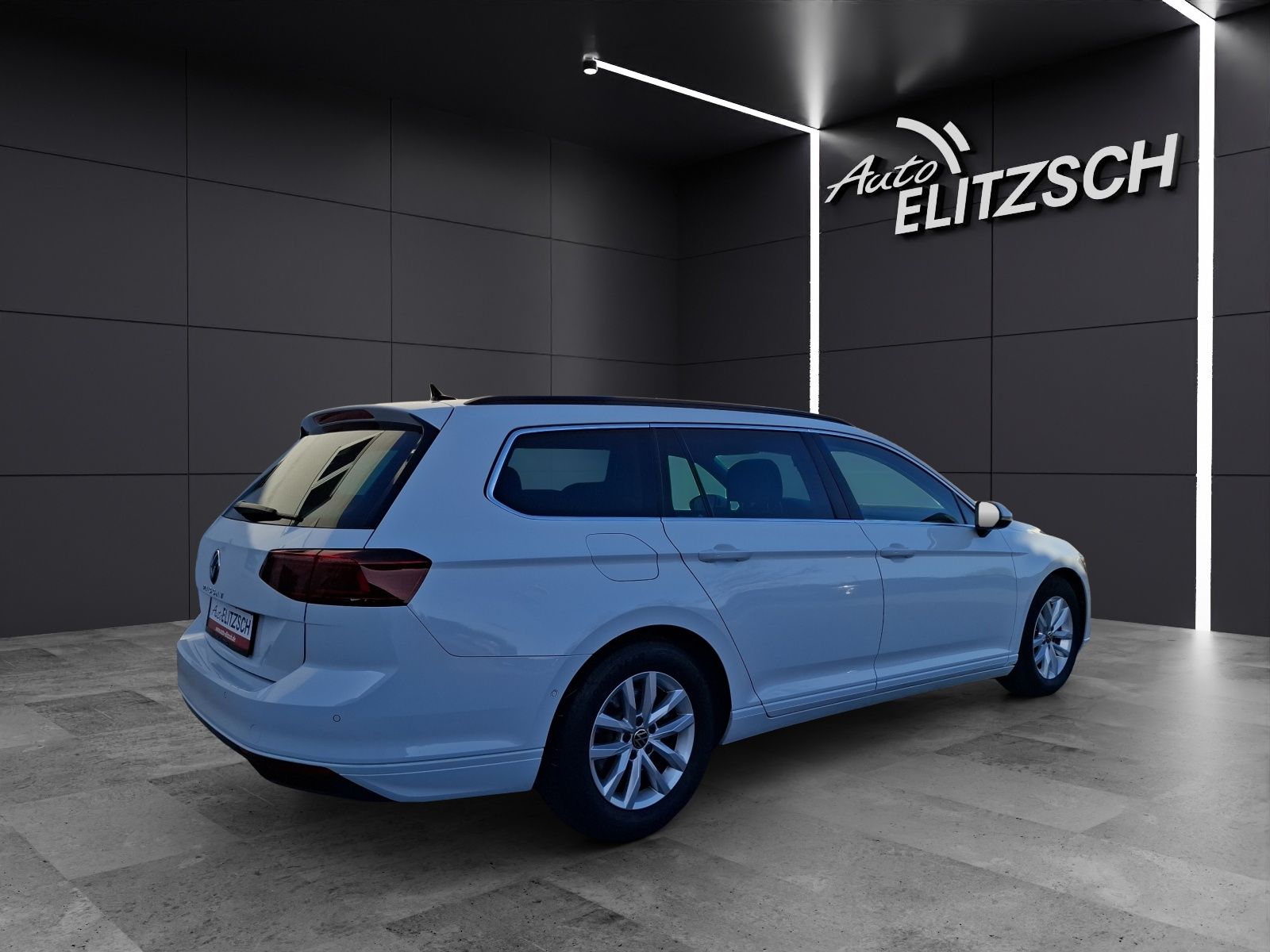 Fahrzeugabbildung Volkswagen Passat Variant TDI Business DSG R-Line Matrix AH