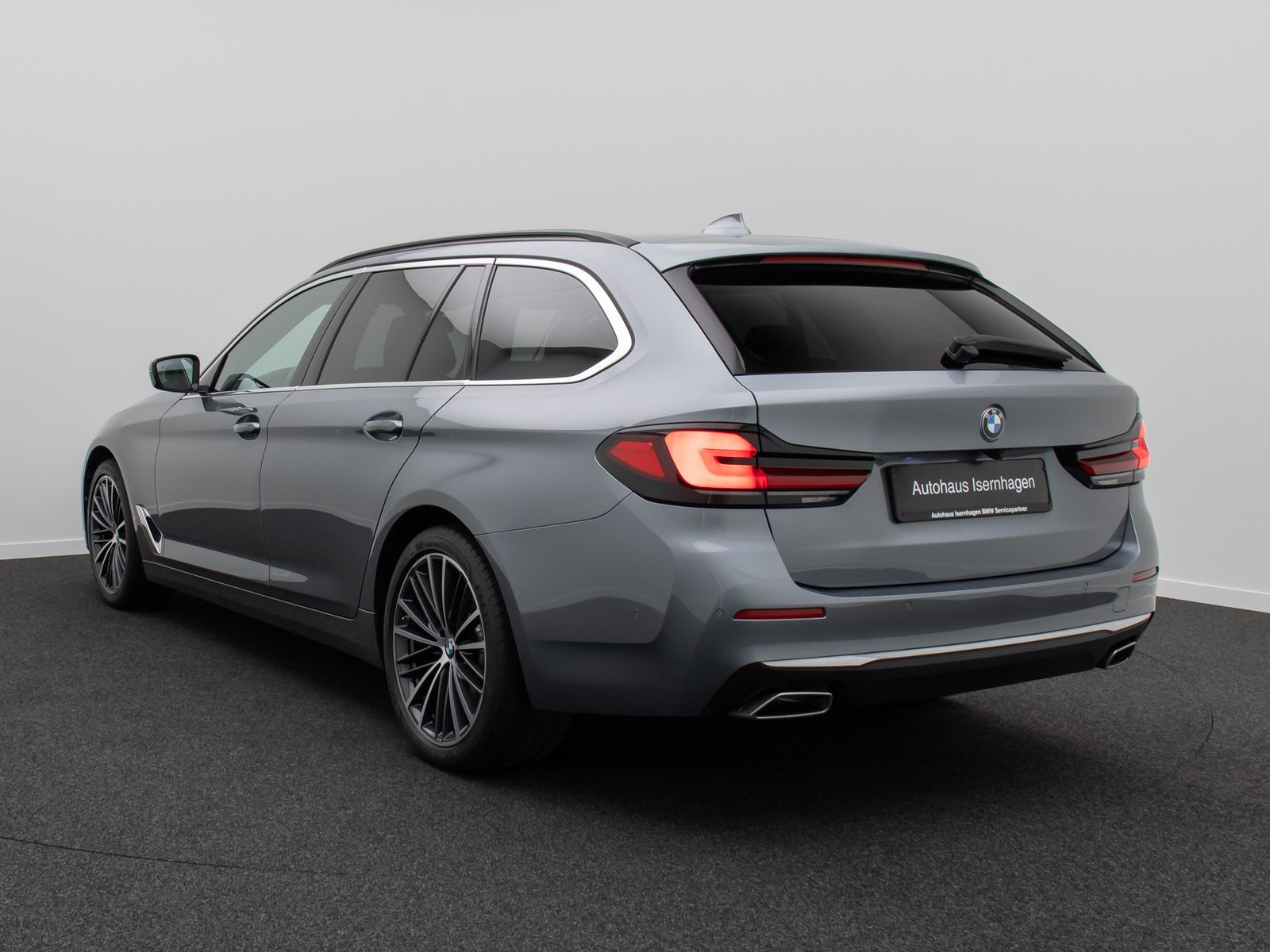 Fahrzeugabbildung BMW 540i xD Luxury Line Panorama Kamera HUD 4xKlima