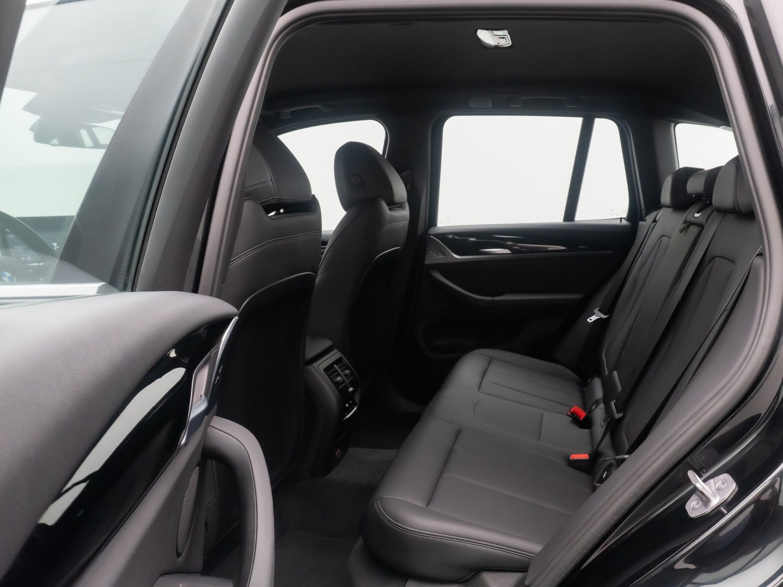 Fahrzeugabbildung BMW X3 xD20d Kamera DAB HiFi AHK Sportsitz Leder 18"