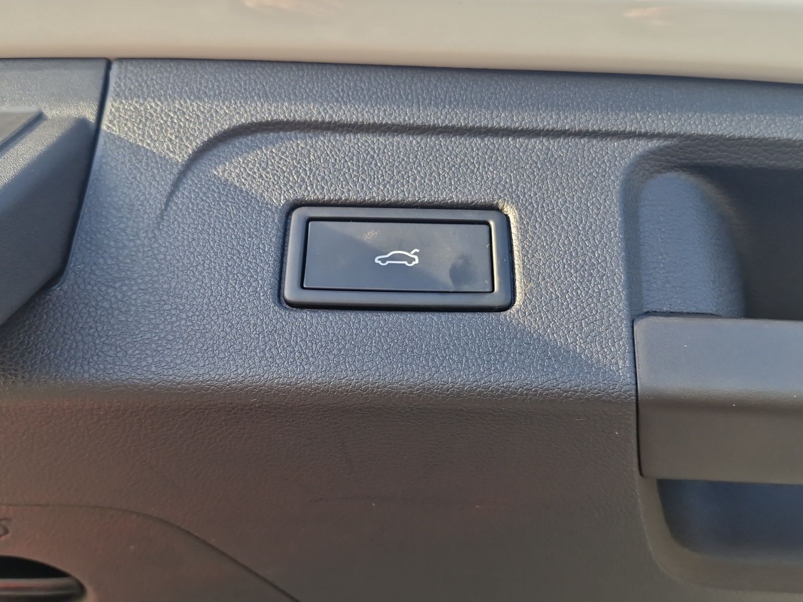 Fahrzeugabbildung Volkswagen Touran Comfortline BMT/Start-Stopp RFK ACC SH