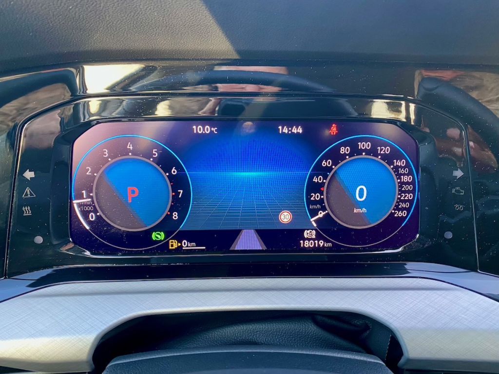 Fahrzeugabbildung Volkswagen Golf Variant 1.5 DSG Life AAC LED SHZ CARPLAY