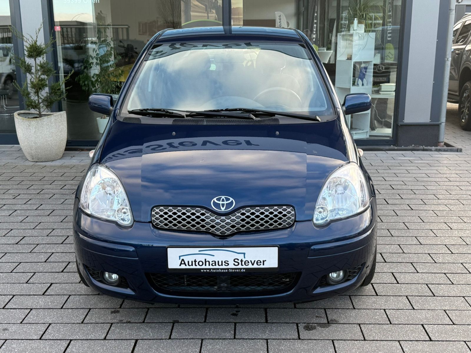 Fahrzeugabbildung Toyota Yaris 1.0 Sol