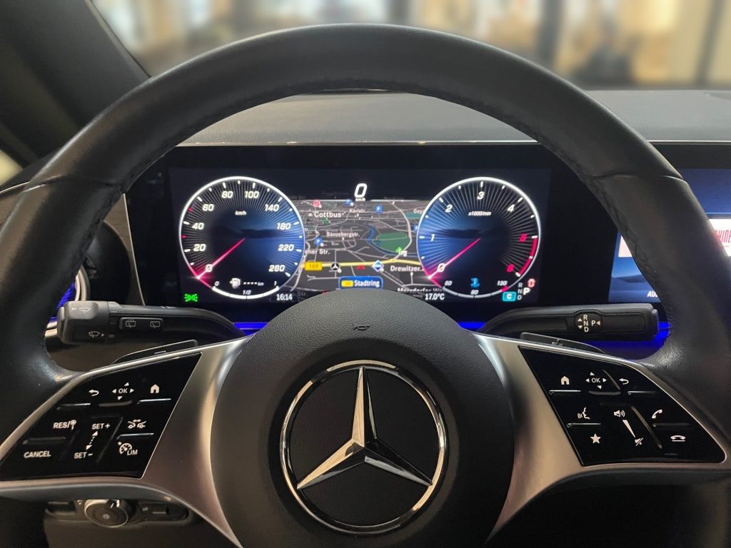 Fahrzeugabbildung Mercedes-Benz V 300 AVG extralang 8 Sitze Standhzg.EASY-PACK