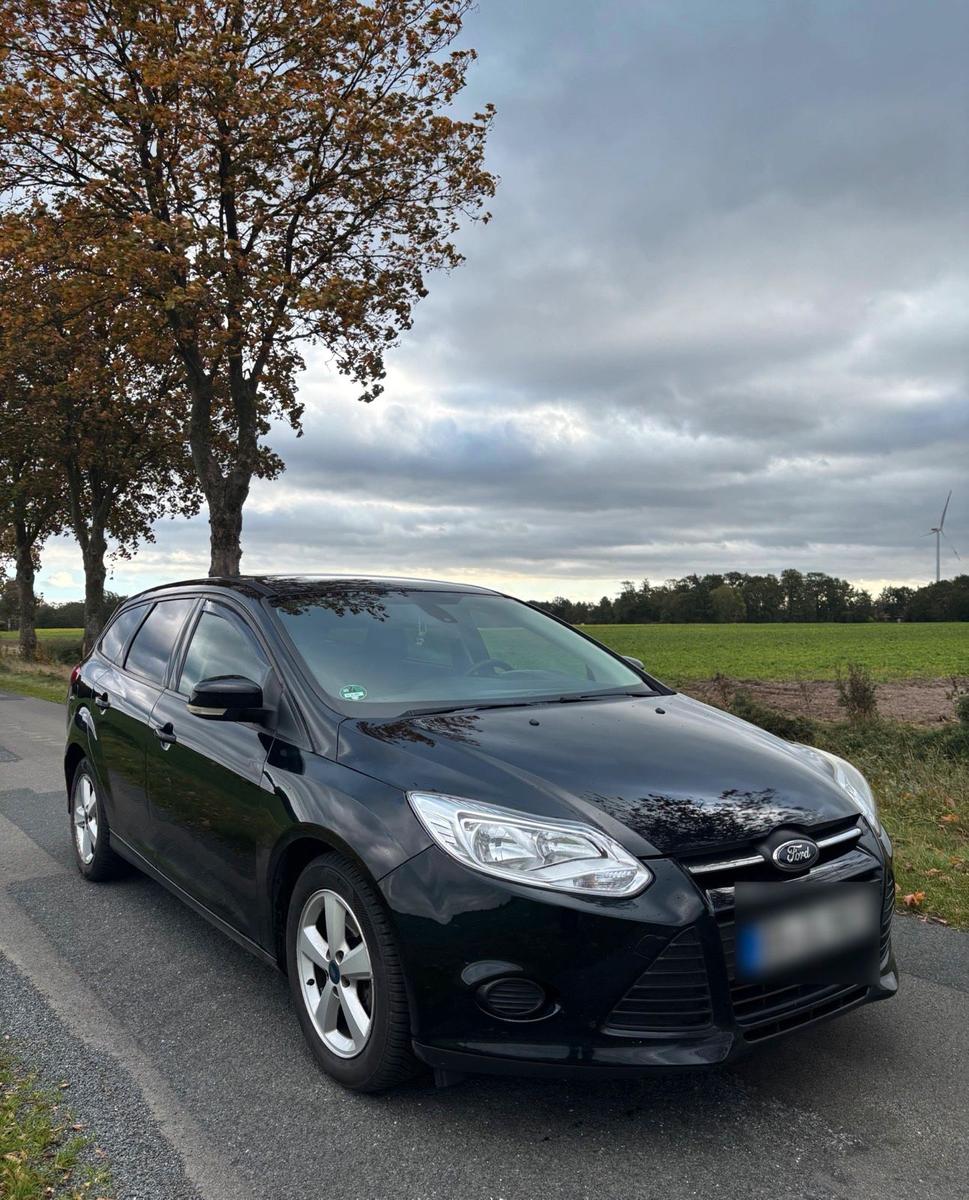 Ford Focus 2014 — interior