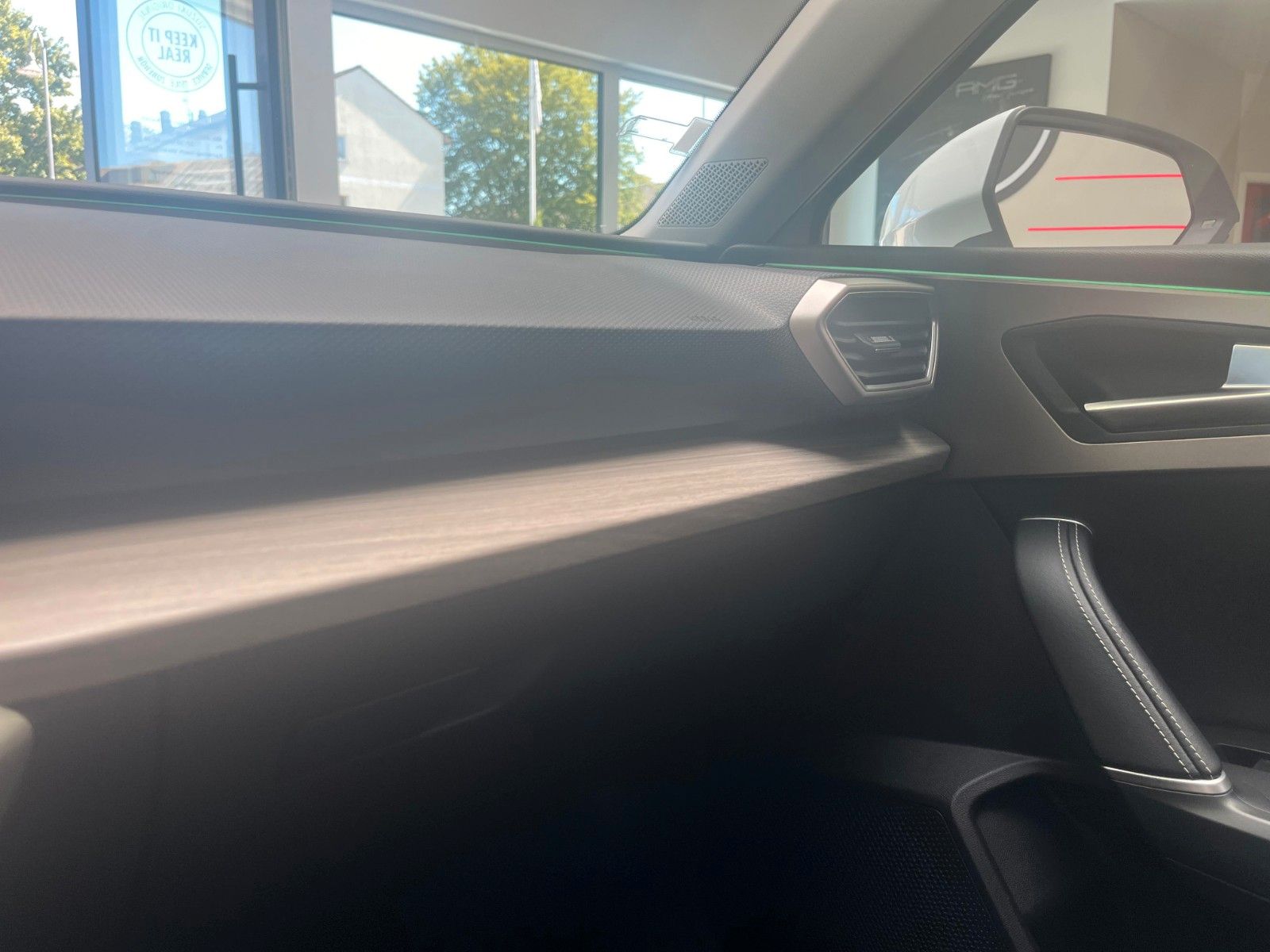 Fahrzeugabbildung SEAT Leon Sportstourer Xcellence e-Hybrid*LED*RFK*App