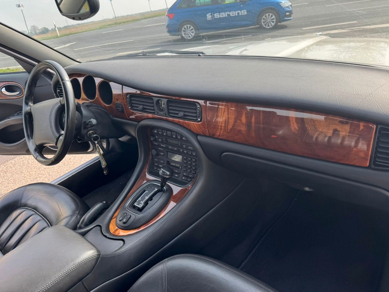 Fahrzeugabbildung Jaguar XJ8 3.2 Executive