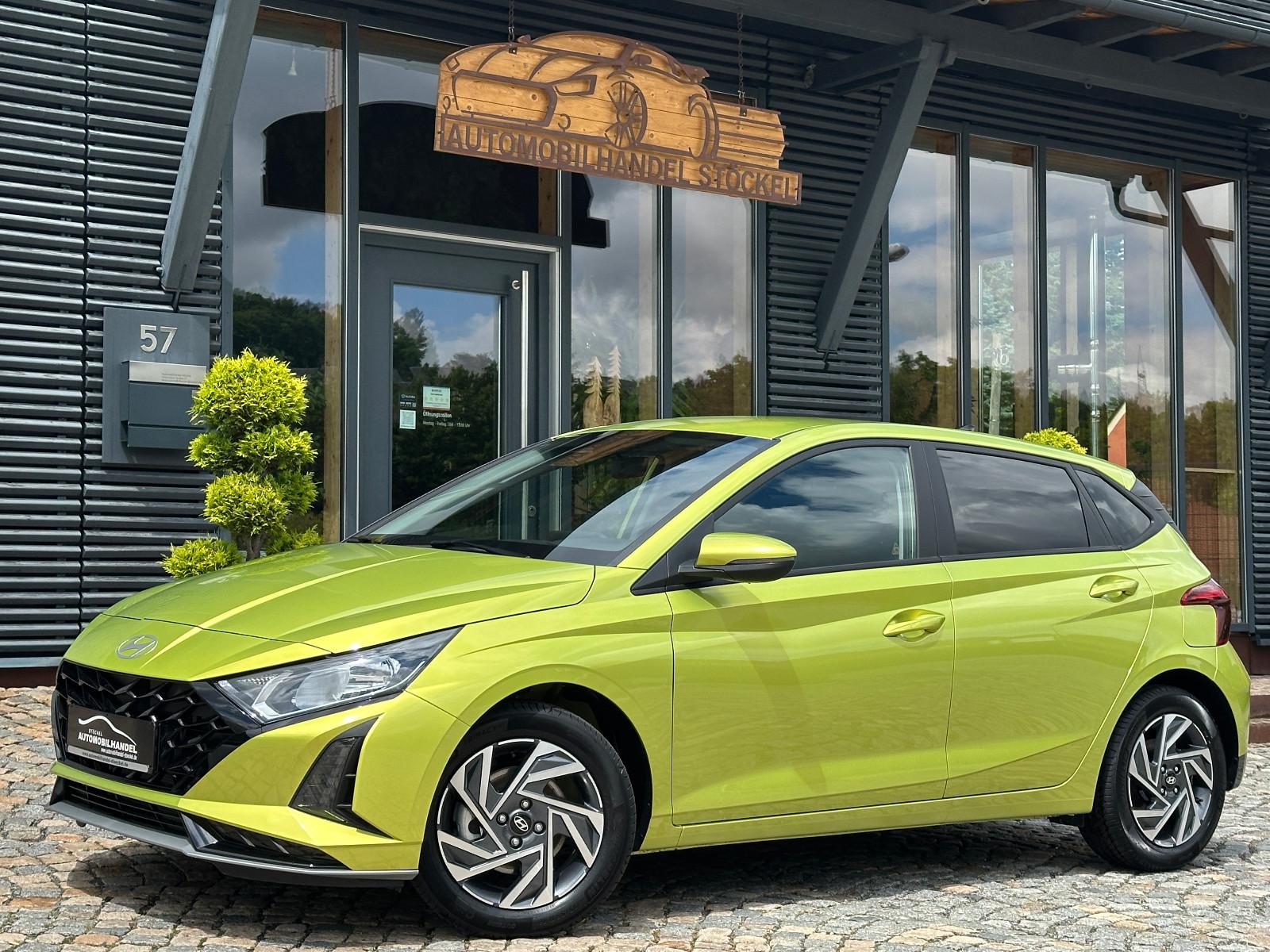 Hyundai i20 1.0 T-GDI Family +NAVI+LED+CAM+SHZG+LHZG+5J+