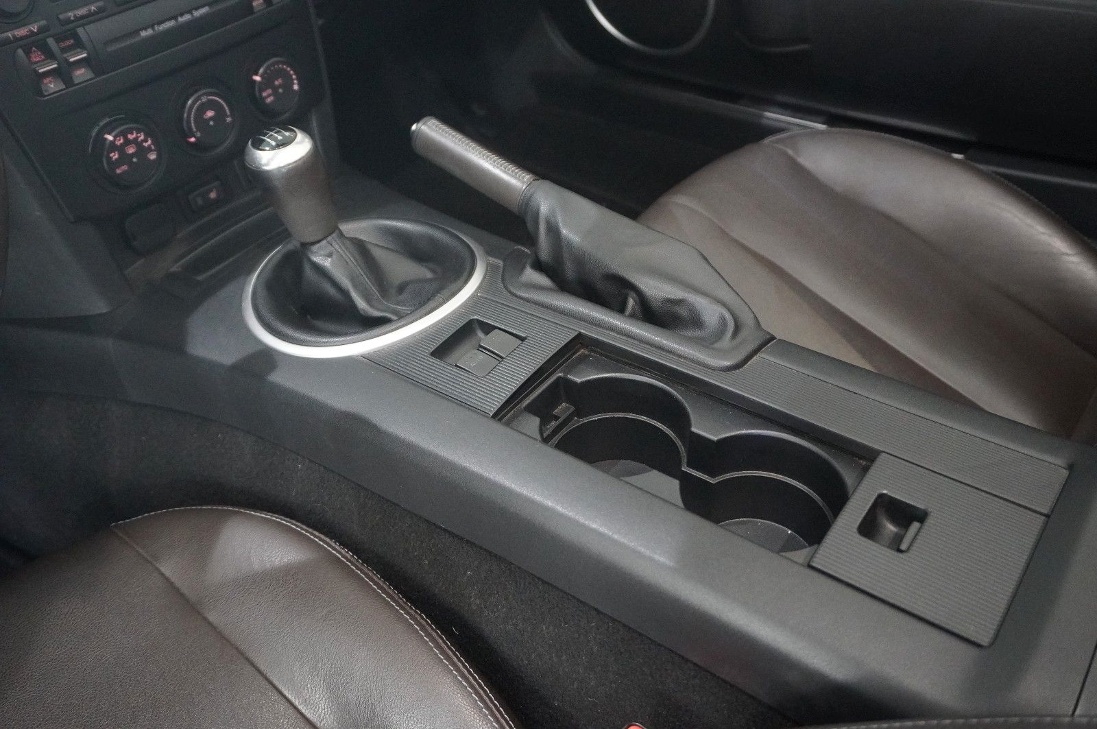Fahrzeugabbildung Mazda MX-5 1.8 NISEKO ROADSTER SPORT/SHZ/NEBEL/MULTI.