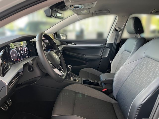 Fahrzeugabbildung Volkswagen Golf 1.5 TSI GOAL NAVI STANDHEIZUNG KAMERA