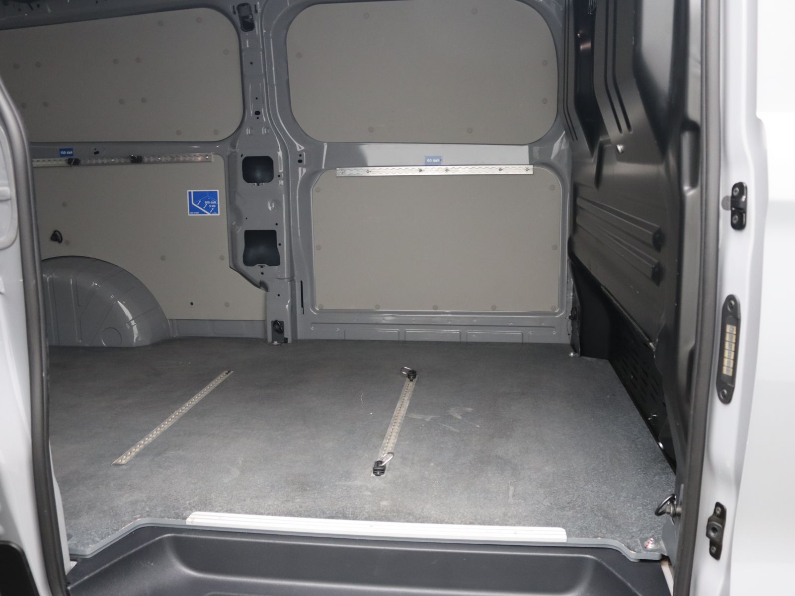 Volkswagen T7 Transporter - Bild 11