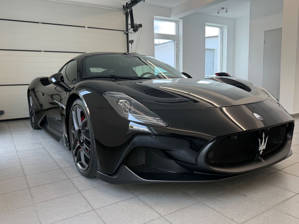 Maserati MC20