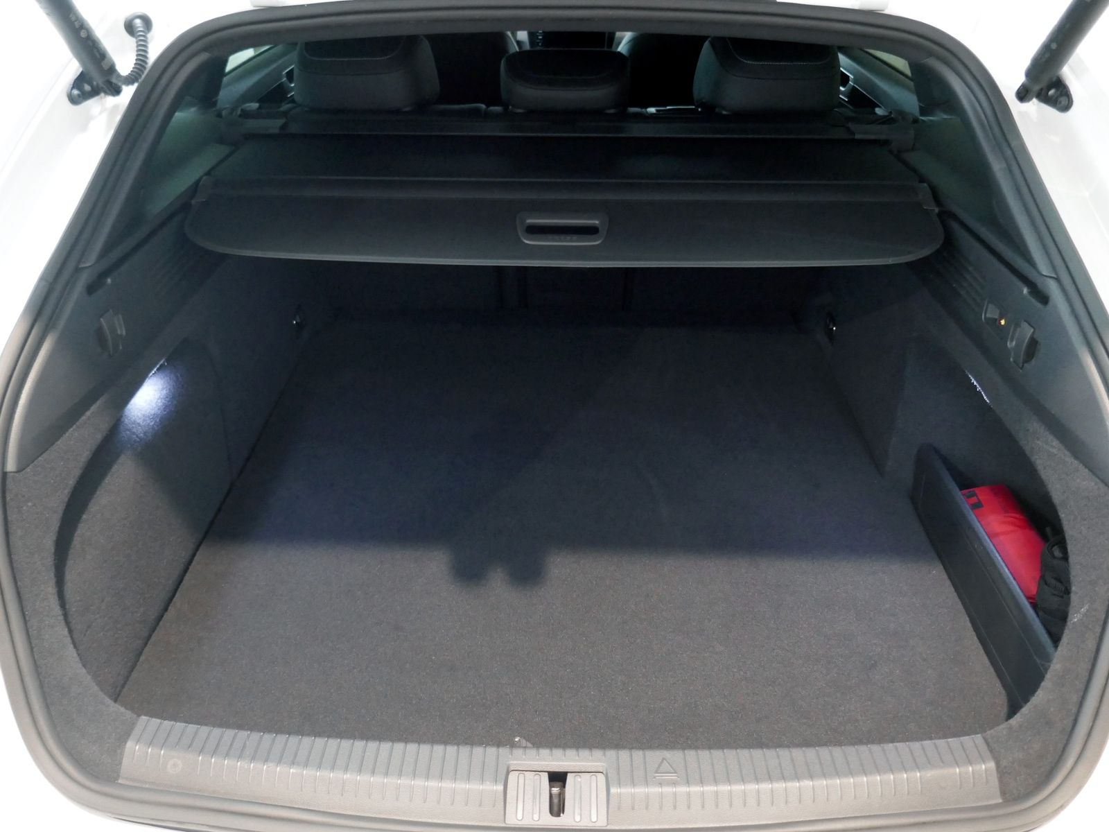Fahrzeugabbildung Volkswagen Arteon SB R-Line 1.4 eHybrid DSG | LED AHK RFK