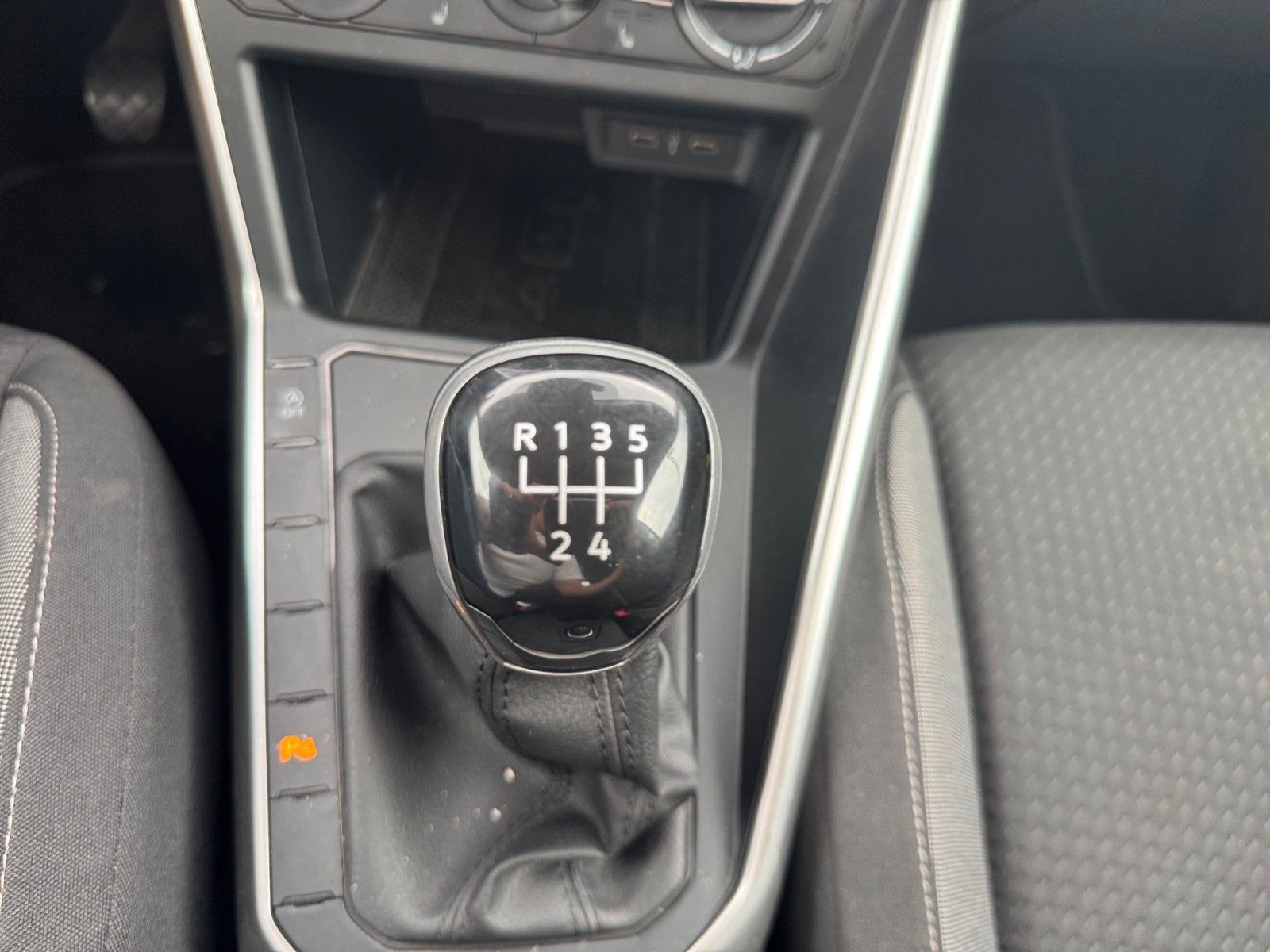 Fahrzeugabbildung Volkswagen Polo VI Life 1.0 TSI
