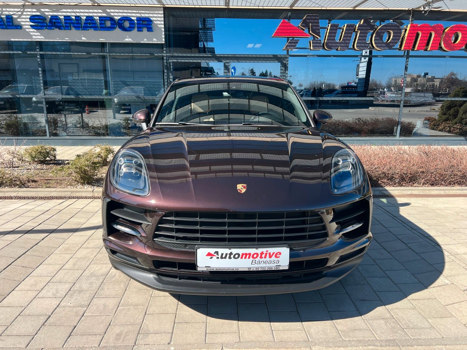 PORSCHE Macan