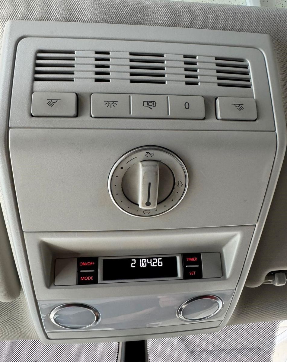 Fahrzeugabbildung Volkswagen T6 Multivan Generation Six *Aut.*Navi*AHK*