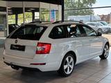 Skoda Octavia 2.0 TDI Aut. Elegance ·AHK· Navi ·Xenon - Skoda Octavia aus 2013