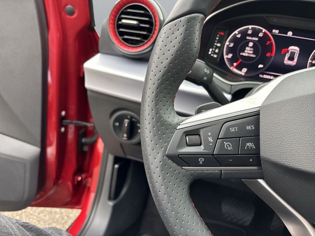 Arona FR 1,5 TSI DSG *LED+NAVI+SHZ+KAMERA+PDC*