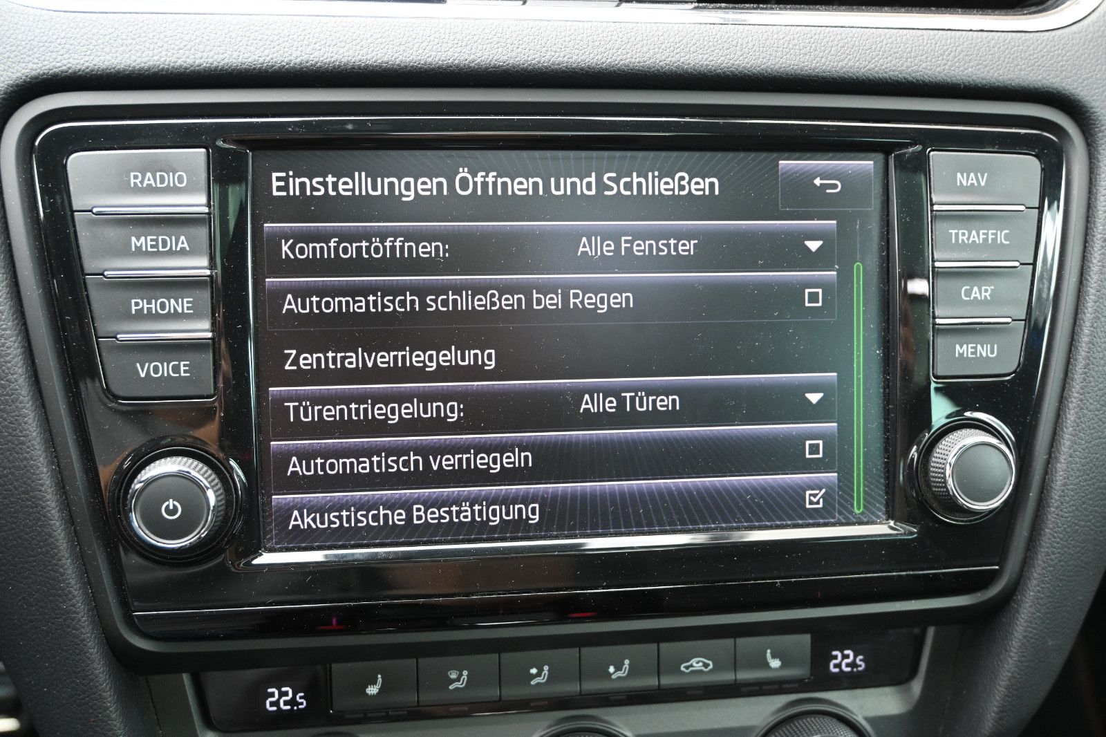Fahrzeugabbildung SKODA Octavia 2.0 TDI Green tec DSG RS Combi °AHK°STHZ