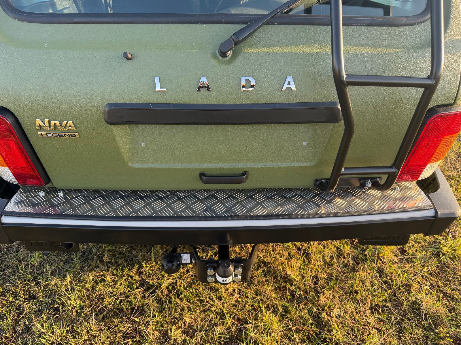 Fahrzeugabbildung Lada RAPTOR OLIVGRÜN! STANDHEIZUNG "NORMA  JAGDW."