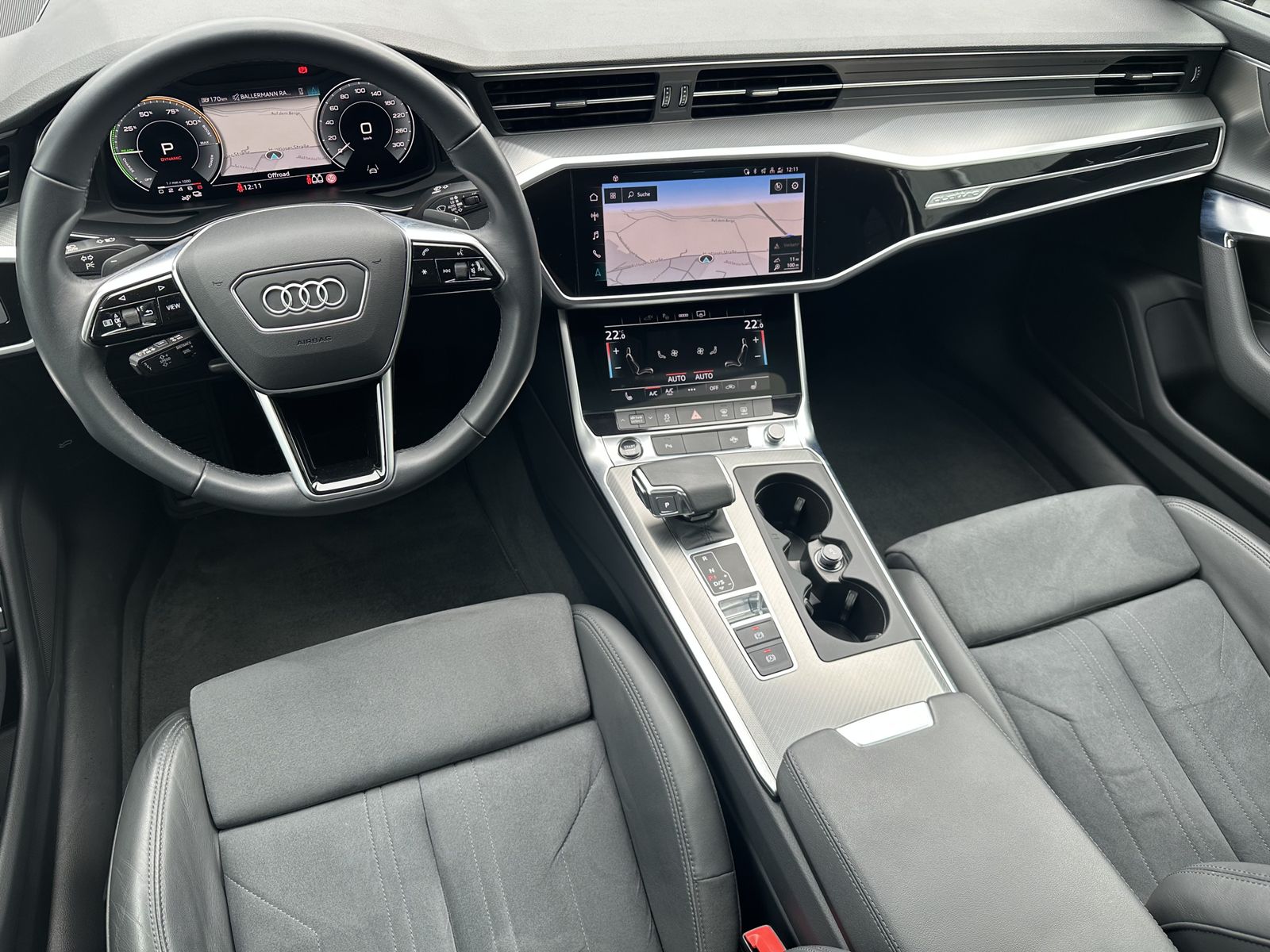 Fahrzeugabbildung Audi A6 Avant 50 TFSI e Qu S-Line NAV+LED+PANO+ACC+VC