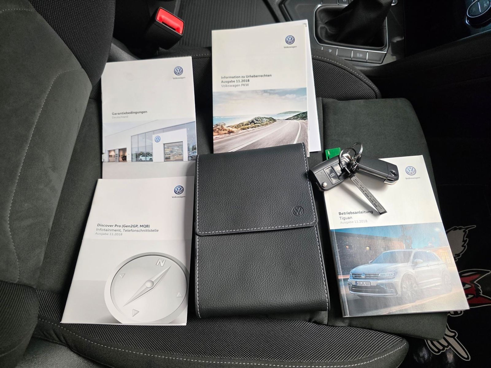 Fahrzeugabbildung Volkswagen Tiguan R-Line/Pano/Keyless/LED/Virtual/Dynaudio