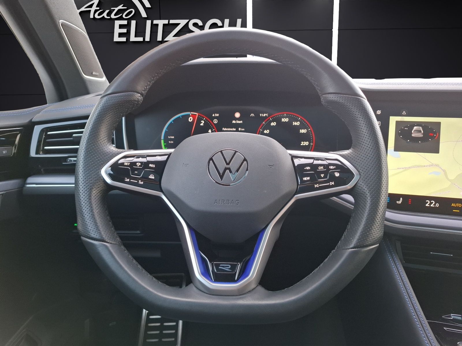 Fahrzeugabbildung Volkswagen Touareg TSI eHybrid R-Line 4M Matrix AHK Pano HU