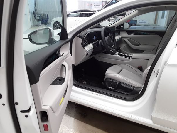 Volkswagen Passat Variant - Bild 6