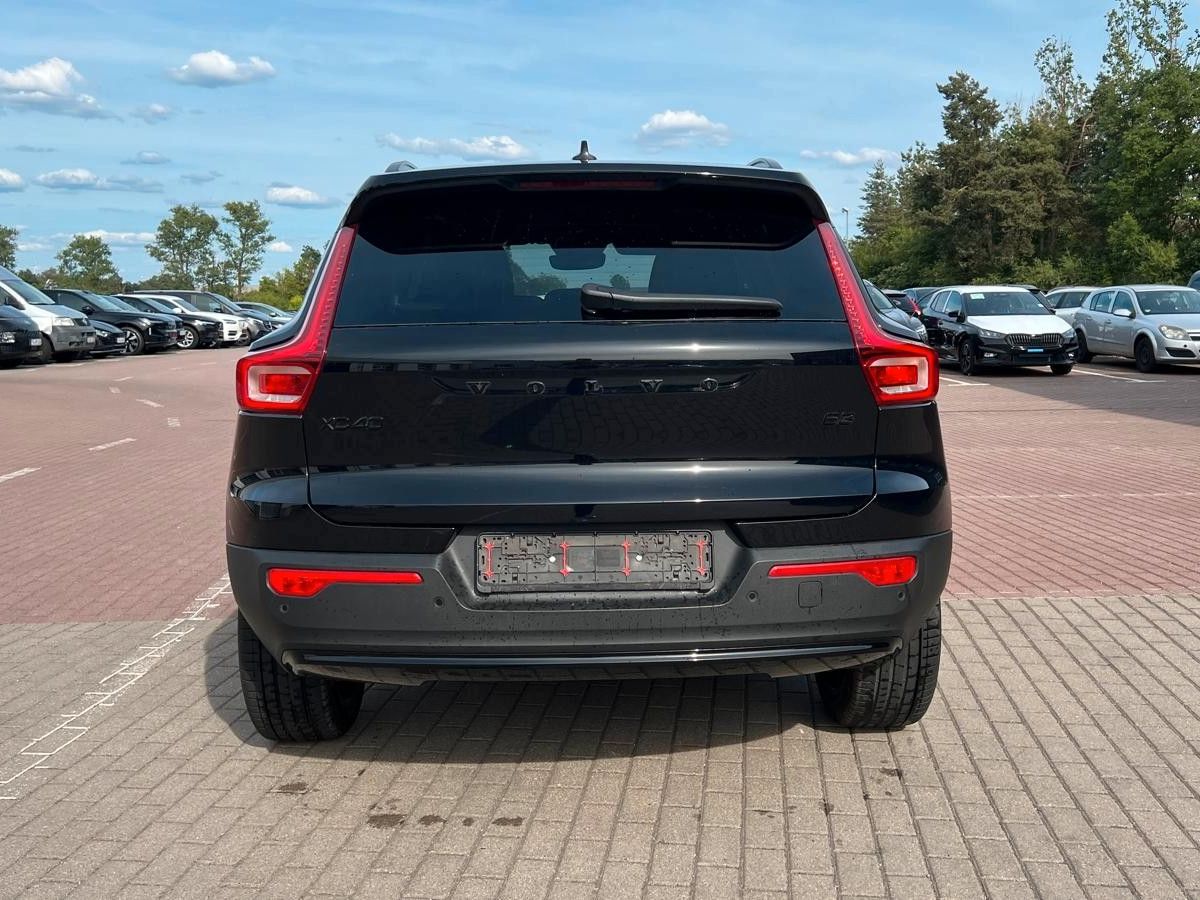 Fahrzeugabbildung Volvo XC40 B3 DKG Plus Black Edition*H&K*FSHZG*360*ACC