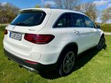 Mercedes-Benz GLC 300 e 4MATIC Autom. - Hybrid - AMG Line - Mercedes-Benz GLC 300 mit Hybrid-Antrieb: Alcantara, mit Apple Carplay, Geländewagen
