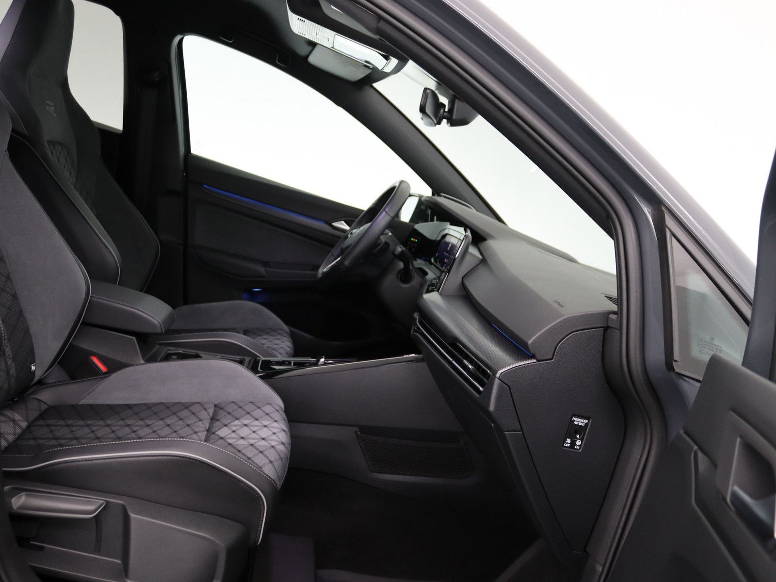 Volkswagen Golf VIII 1.5 eTSI R-Line AHK MATRIX-LED ACC H K foto 5
