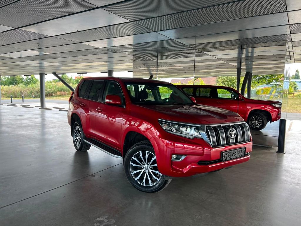 Image of Toyota Land Cruiser