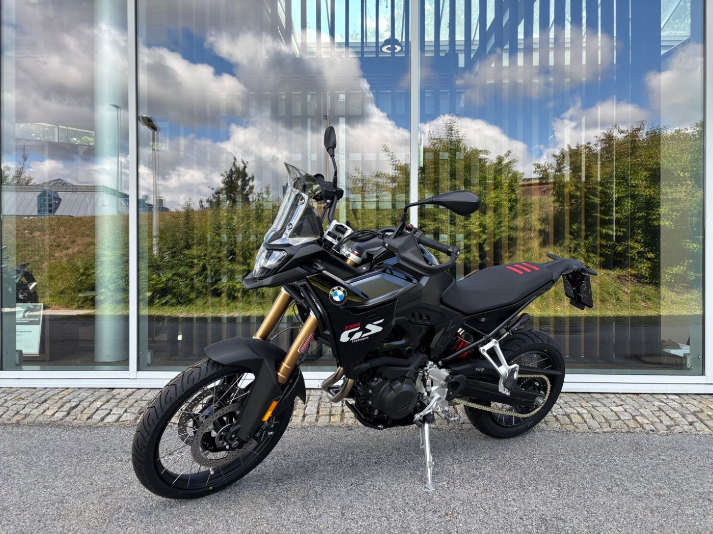 Fahrzeugabbildung BMW F 900 GS Dynamik Enduro-Paket Pro