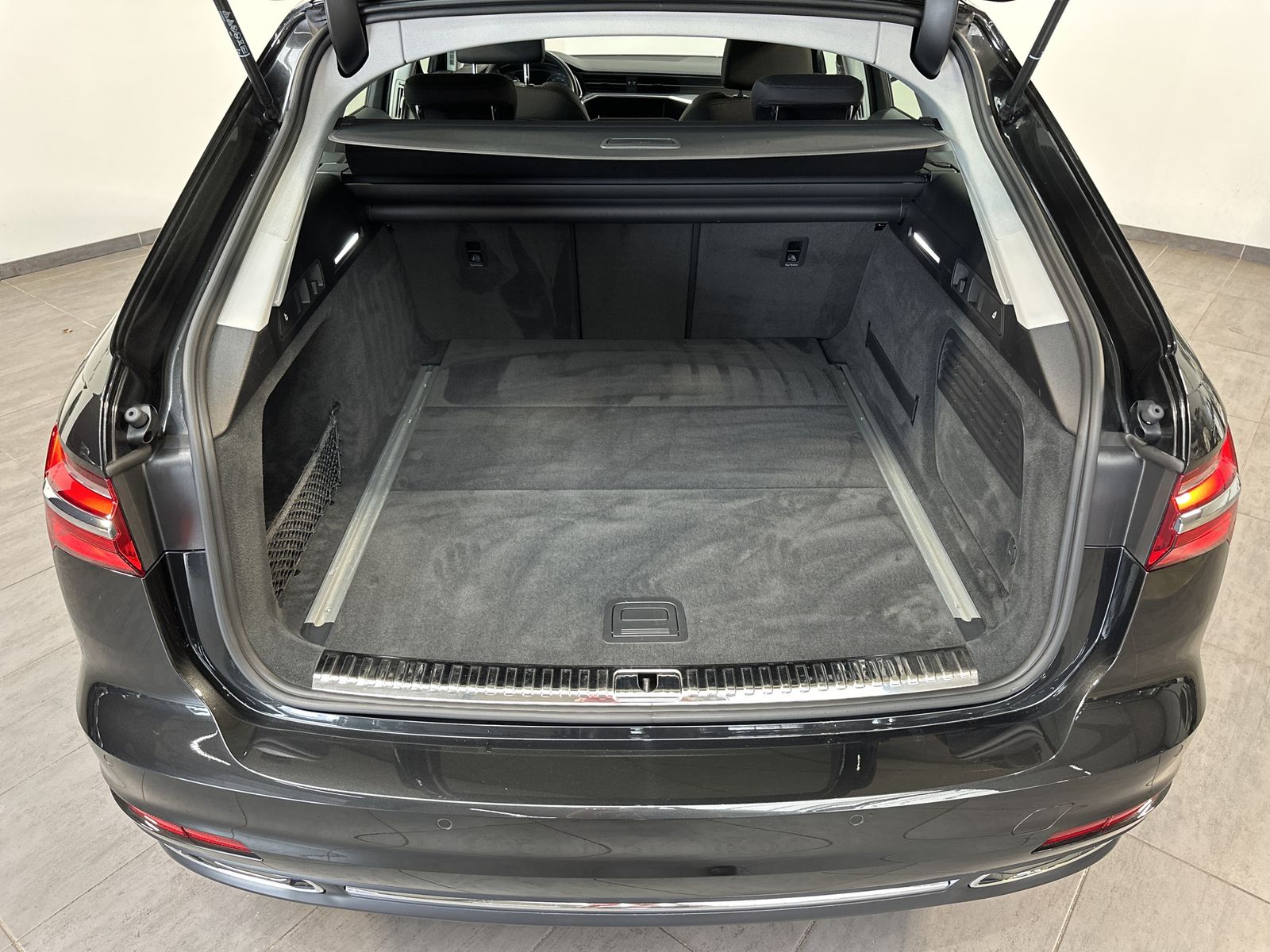 Fahrzeugabbildung Audi A6 Avant 40 TDI Sport NAV+LED+ACC+KAMERA+ACC+1HD