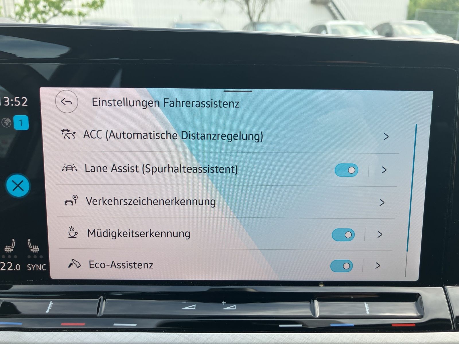 Fahrzeugabbildung Volkswagen Golf VIII Variant TDI Life LED Navi ACC AHK SHZ