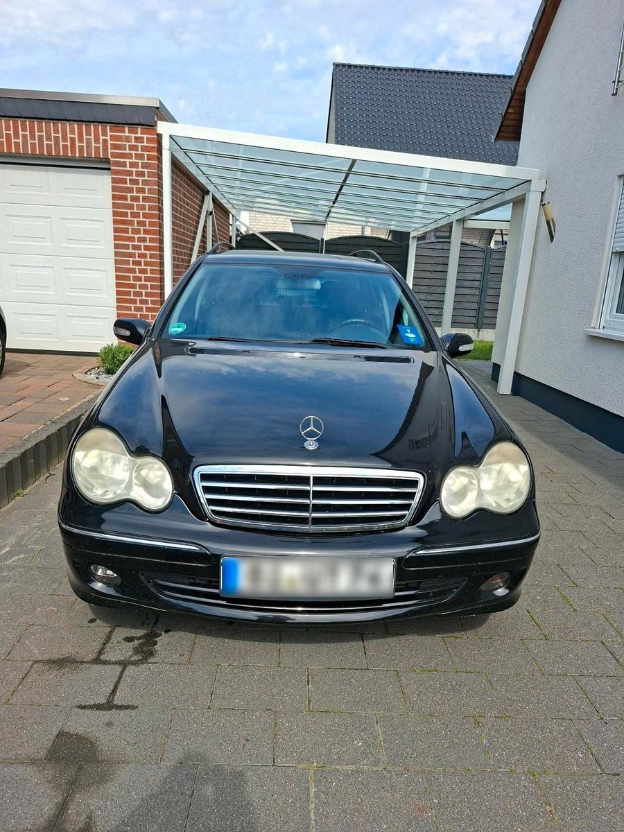 Mercedes-Benz C180 2006 — rear view