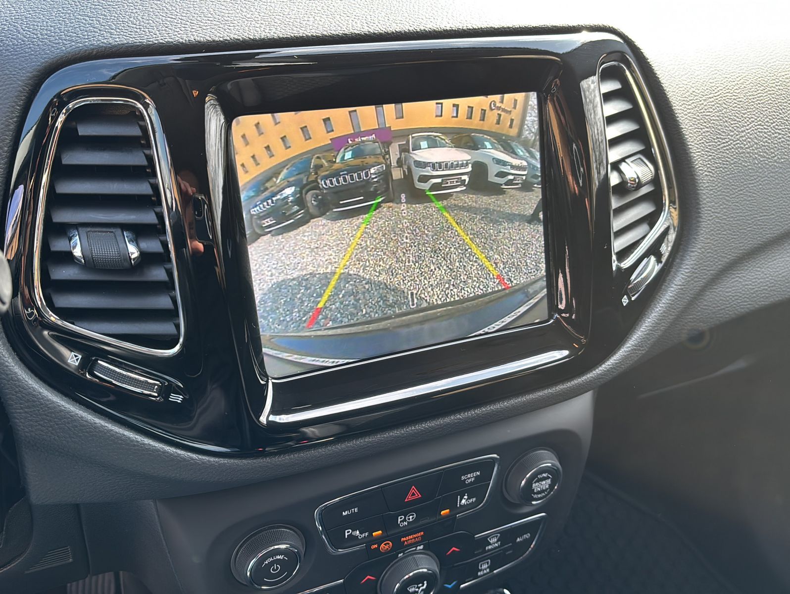Fahrzeugabbildung Jeep Compass Limited FWD