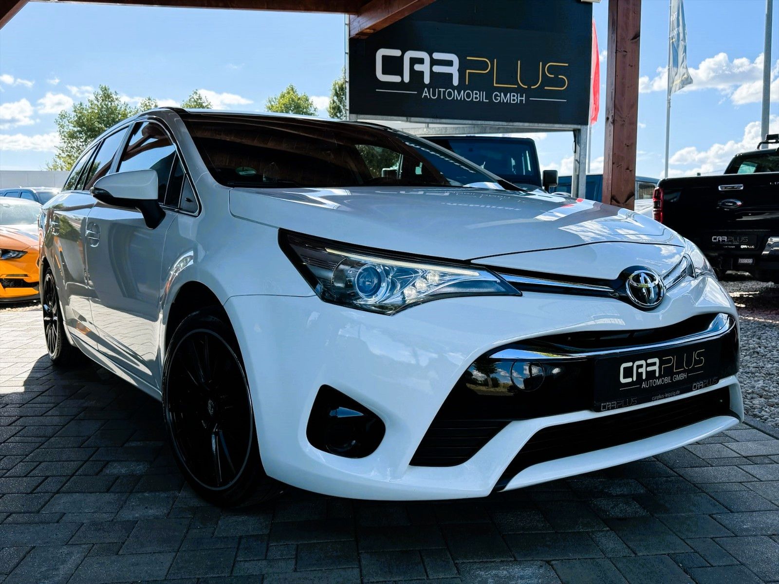 Fahrzeugabbildung Toyota Avensis Touring Sports 1.6 *LED*18 Zoll*Facelift