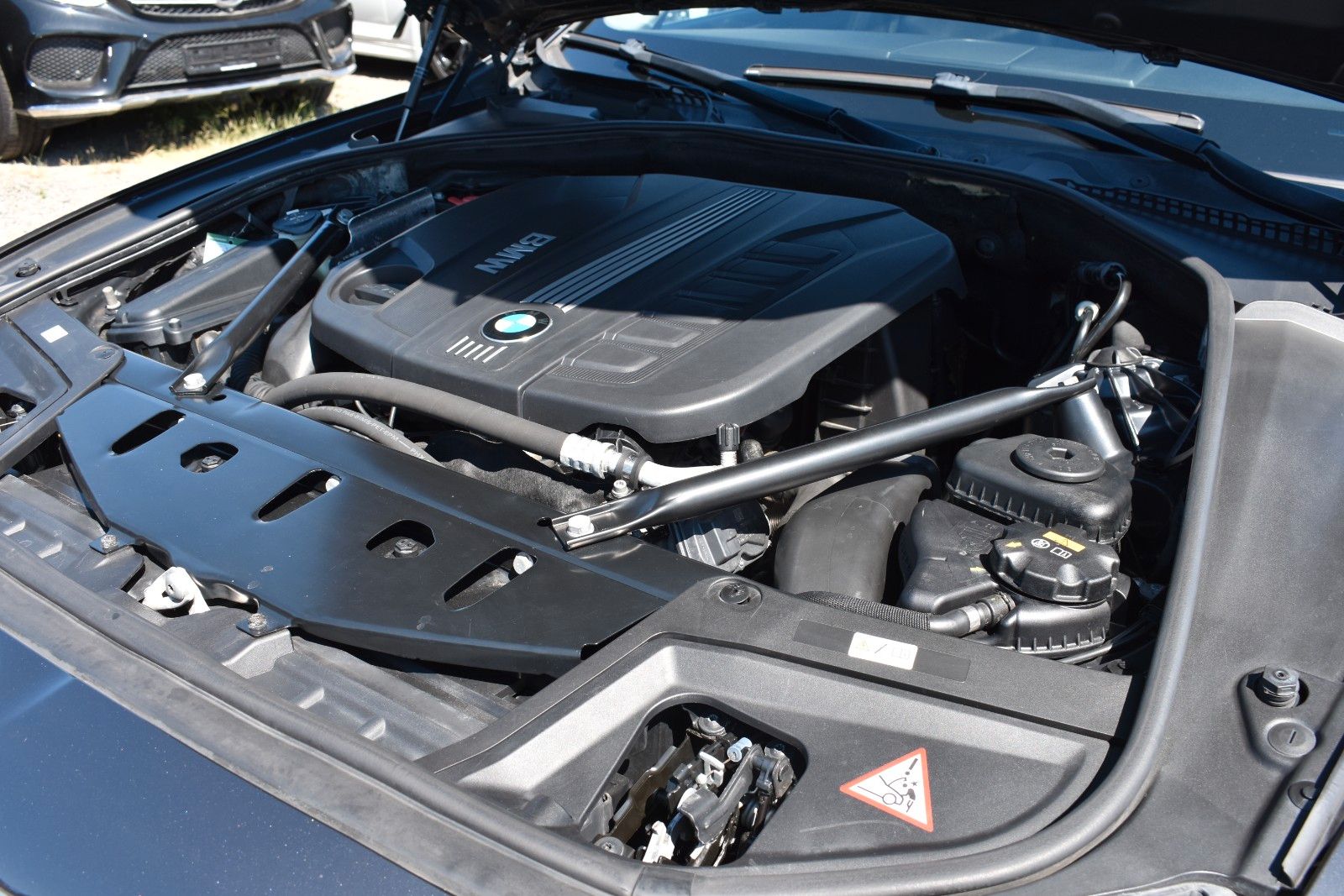 Fahrzeugabbildung BMW 530d Limousine xDrive AHK/Memory/ACC/SLI/Leder