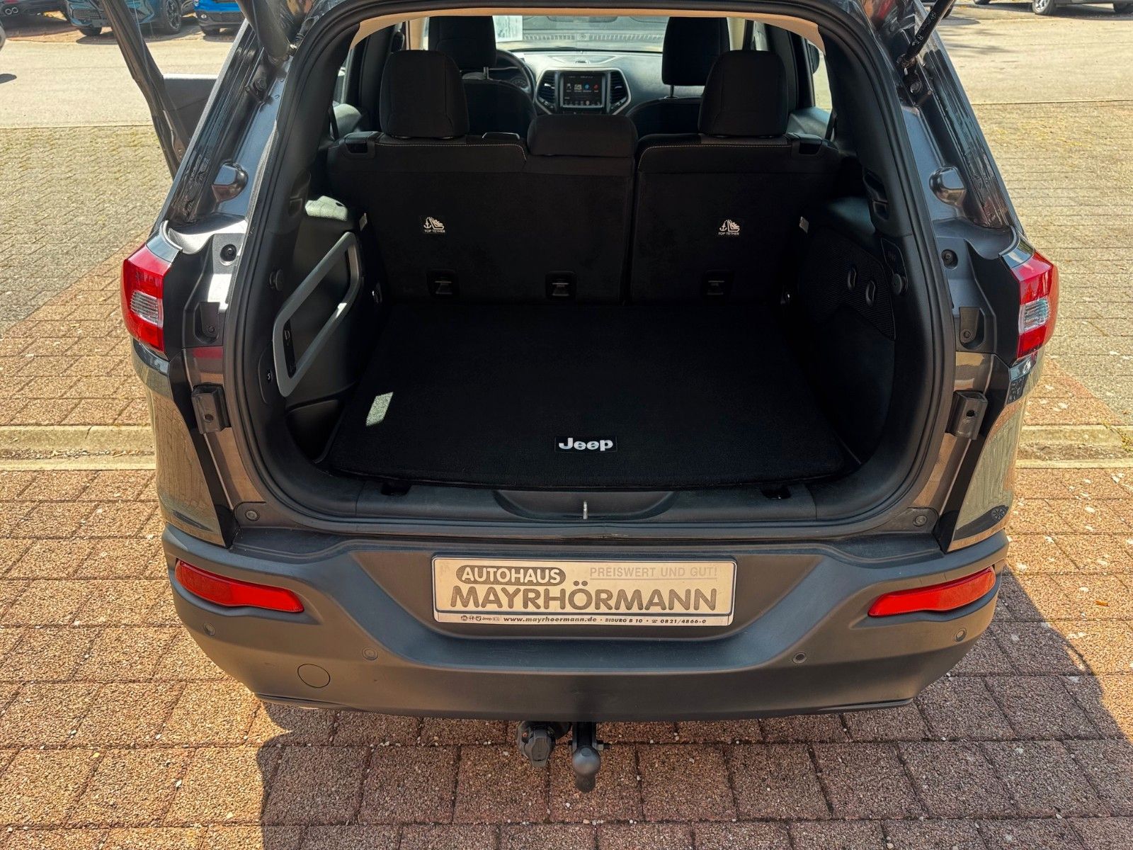 Fahrzeugabbildung Jeep JEEP CHEROKEE LONGITUDE 2.0L 4WD ALLRAD