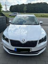 Skoda TÜV neu Superb 2.0 DSG Style Combi Style