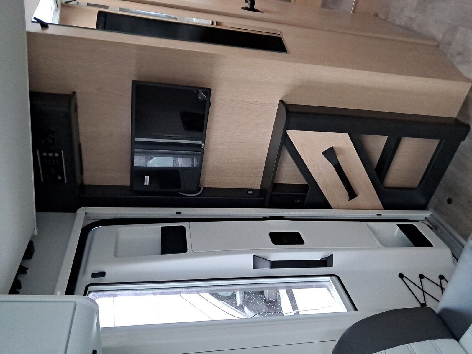 Fahrzeugabbildung Sunlight Adventure T 66S Automatik, Dörr Edition, TV