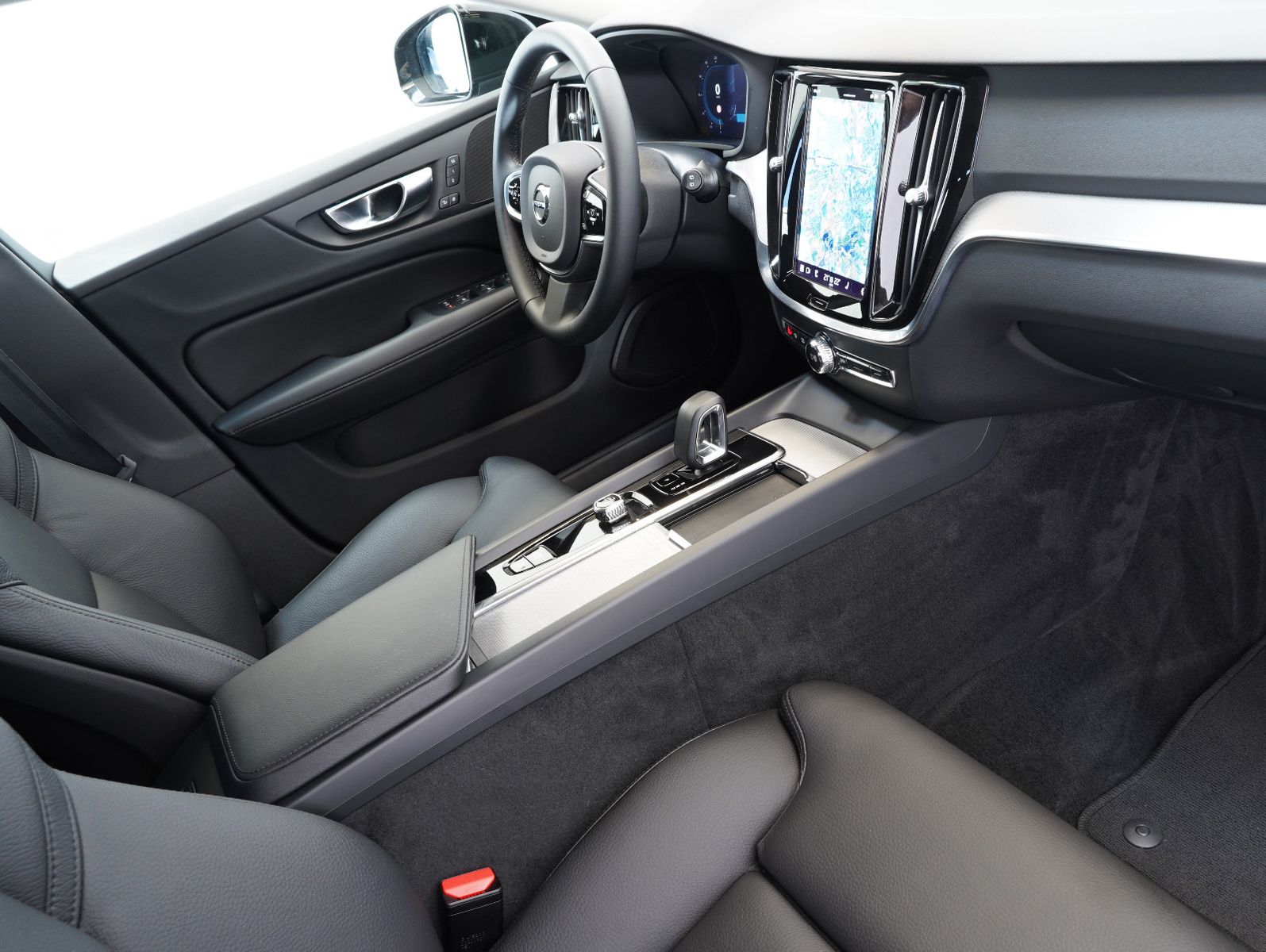 Fahrzeugabbildung Volvo V60 B4 D Plus Dark LEDER/NAVI/LED/ILS/CAM