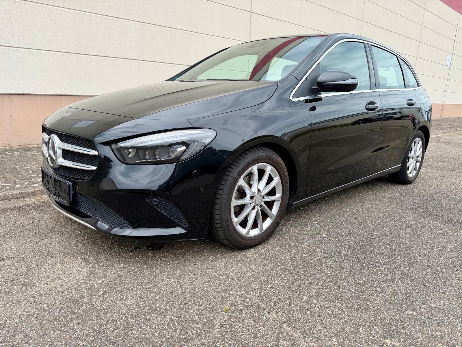 Mercedes-Benz B 180 Aut. - MULTIBEAM-LED + PANO + SHZ + CAM