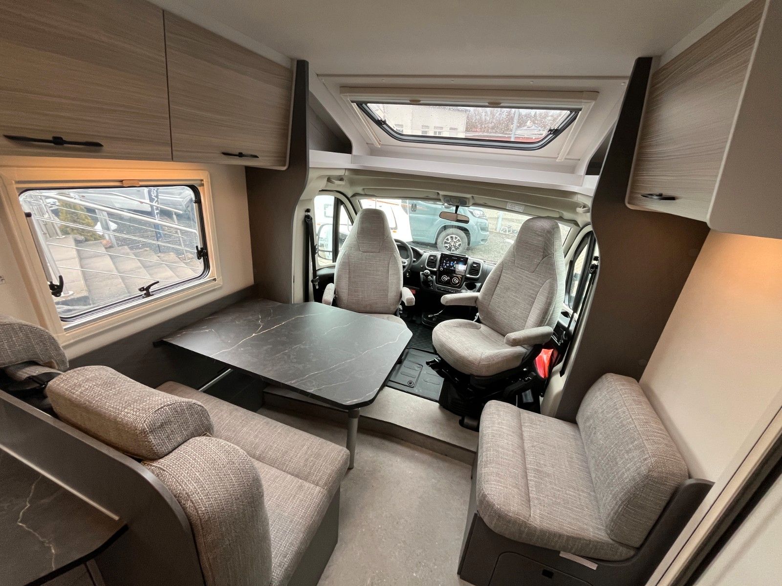 Fahrzeugabbildung Etrusco T 7.4 SB *Markise*Multimedia*Rahmenfenster